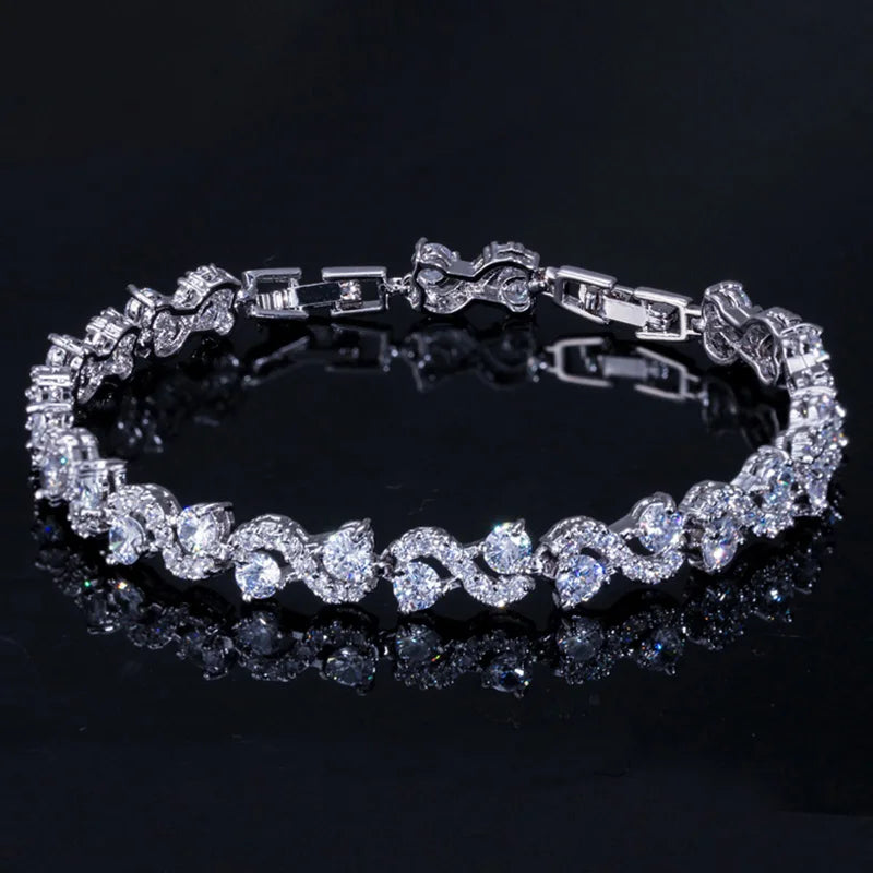 Pulsera Elegante de Plata con Piedras Azules y Cristales Brillantes